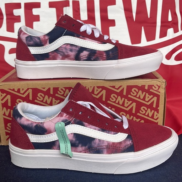 Vans Comfycush Old Sko
(Grunge Wash)Multi/Tiedye
VNOA5DYC9JZ
WMNS sneakers - Picture 2 of 16